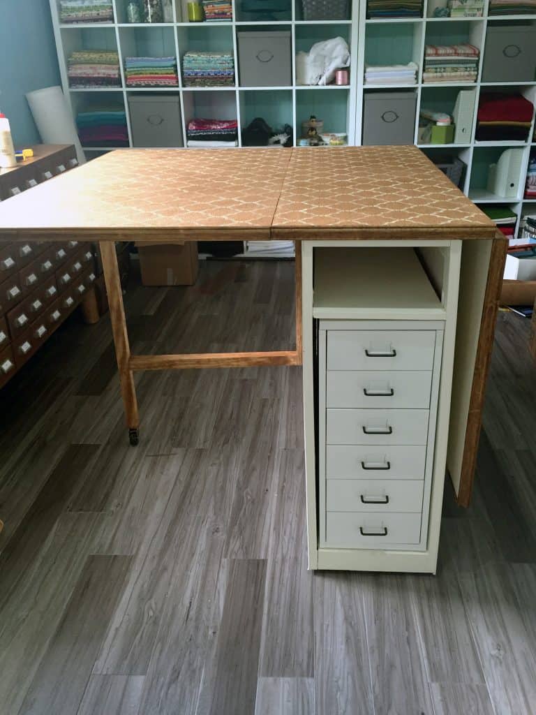 Gateleg pattern table - leaf up
