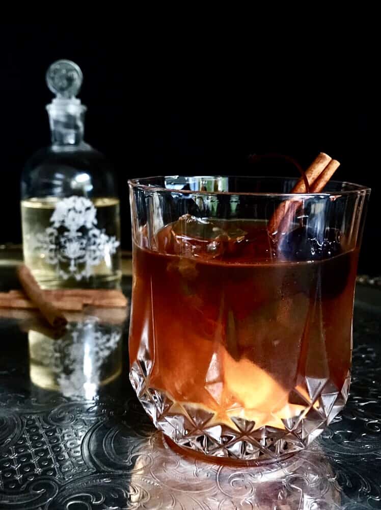 winter spiced old fashioned - festive holiday cocktails